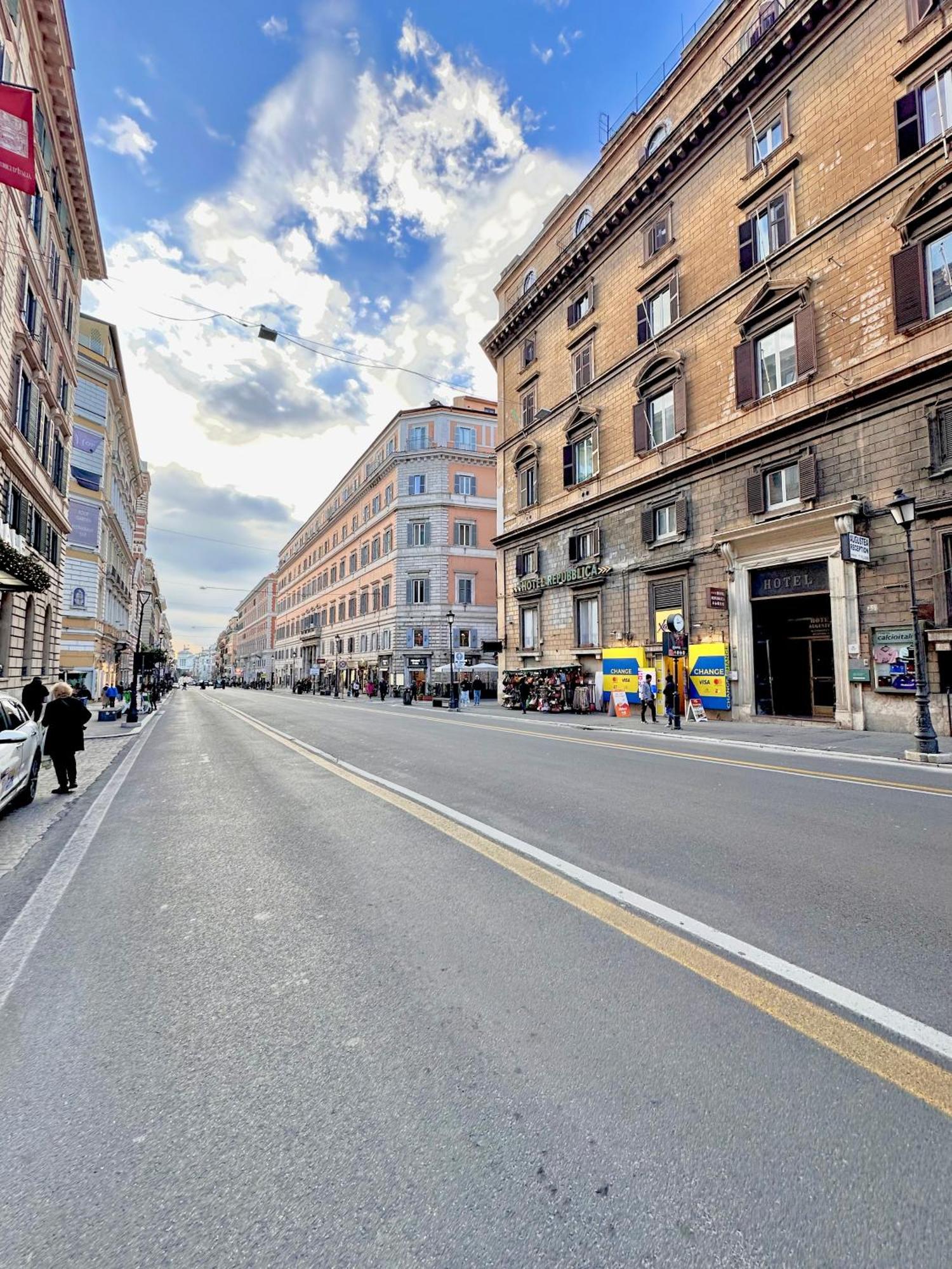 Ad Suites Nazionale Рим Екстериор снимка